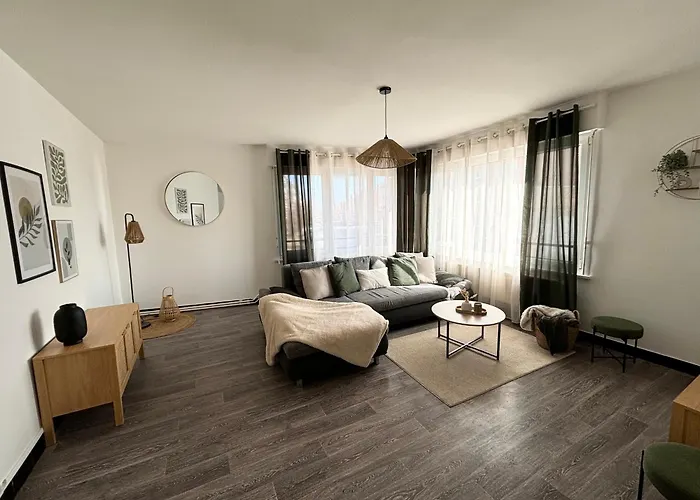 Appartement Spacieux Et Lumineux, 3 Chambres A Coudekerque-Branche