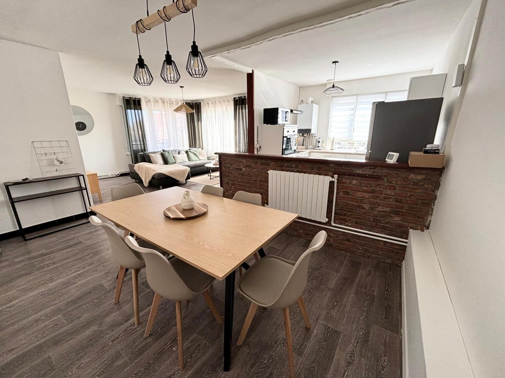Apartment Spacieux Et Lumineux, 3 A